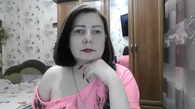 Snapshot of SophieNightAh chatting on December 3, 5:11 pm SophieNightAh online show from December 3, 5:11 pm