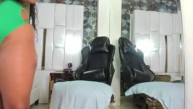 lia mariana online show from February 8, 9:40 pm