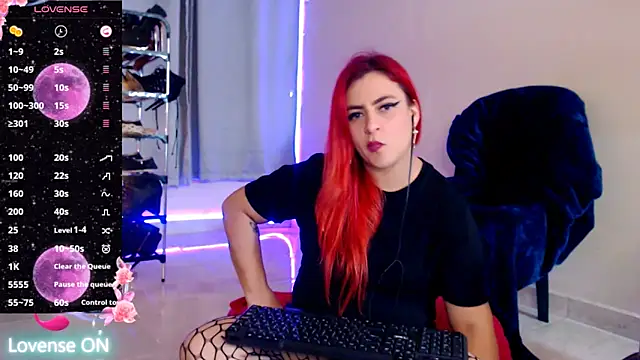 violetaredbitch online show from February 20, 3:23 am