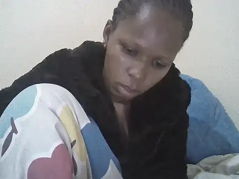 Snapshot of CharlotteDee chatting on October 12, 6:23 am CharlotteDee online show from October 12, 6:23 am