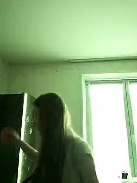 Snapshot of CatFerae chatting on February 3, 5:51 am CatFerae online show from February 3, 5:51 am