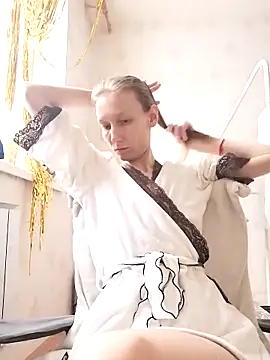 Snapshot of CatFerae chatting on February 6, 10:04 am CatFerae online show from February 6, 10:04 am