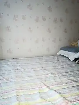 Snapshot of CatFerae chatting on February 7, 4:06 am CatFerae online show from February 7, 4:06 am