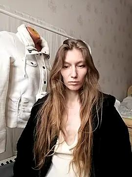 Snapshot of CatFerae chatting on February 7, 10:29 am CatFerae online show from February 7, 10:29 am