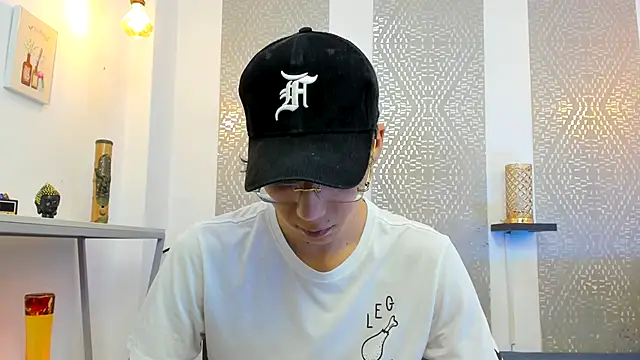 Nikolay Gregori online show from December 3, 5:04 am