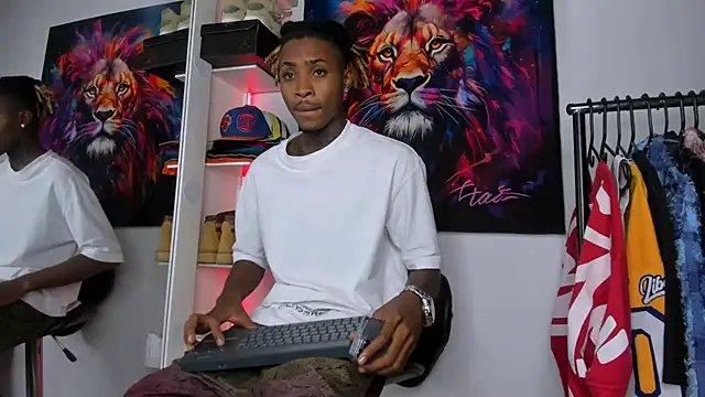 Snapshot of Pantera_black_21 chatting on October 18, 11:27 pm Pantera black 21 online show from October 18, 11:27 pm