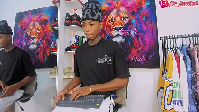 Snapshot of Pantera_black_21 chatting on November 7, 8:47 am Pantera black 21 online show from November 7, 8:47 am