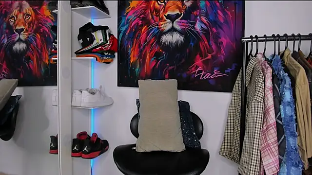 Snapshot of Pantera_black_21 chatting on November 21, 11:20 am Pantera black 21 online show from November 21, 11:20 am