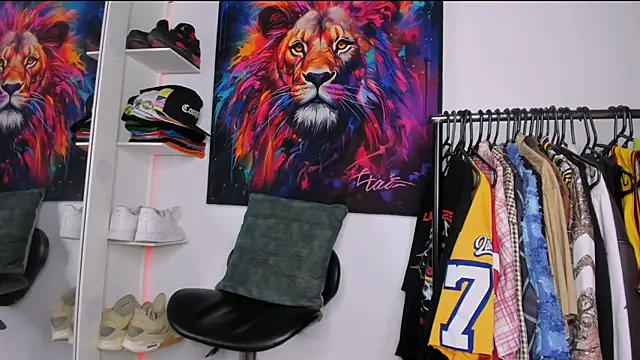 Snapshot of Pantera_black_21 chatting on December 5, 4:21 am Pantera black 21 online show from December 5, 4:21 am