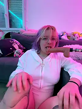 LaskaLeRoomba online show from December 2, 9:58 am