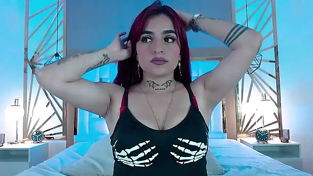 Snapshot of valeriee_millerr_ chatting on December 4, 4:49 pm valeriee millerr online show from December 4, 4:49 pm