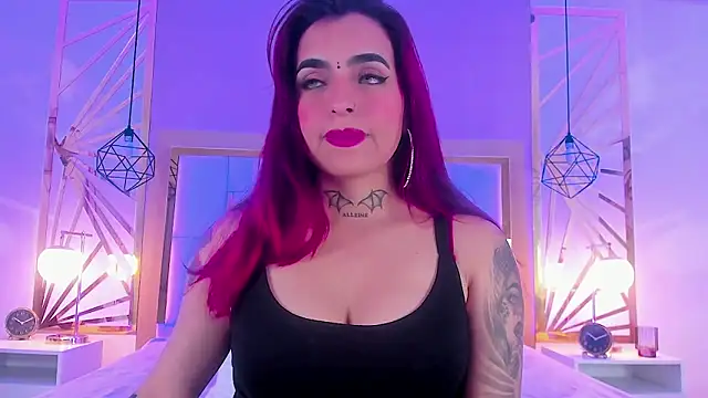Snapshot of valeriee_millerr_ chatting on December 31, 12:36 pm valeriee millerr online show from December 31, 12:36 pm