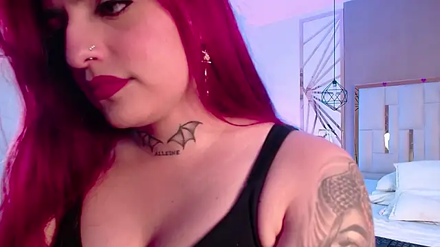 Snapshot of valeriee_millerr_ chatting on March 3, 6:22 pm valeriee millerr online show from March 3, 6:22 pm