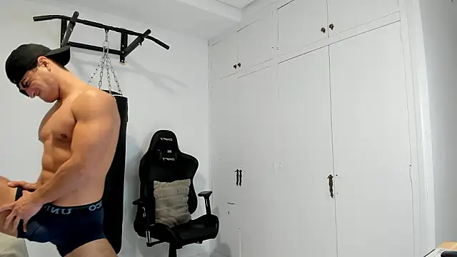 Snapshot of dan01_ chatting on January 17, 9:58 am dan01 online show from January 17, 9:58 am