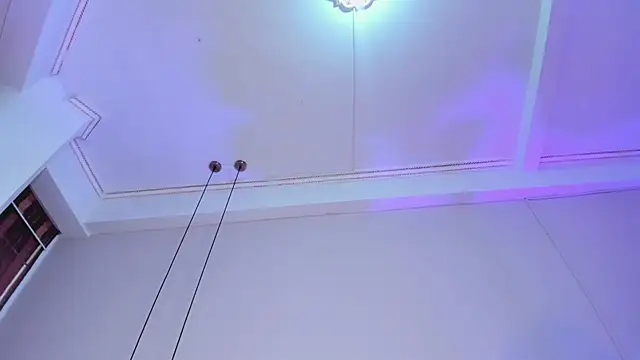 Snapshot of SiennaVidaal chatting on February 10, 9:15 pm SiennaVidaal online show from February 10, 9:15 pm