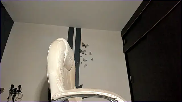 Snapshot of CandyLatinHott chatting on October 10, 9:58 pm CandyLatinHott online show from October 10, 9:58 pm