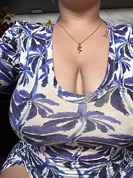 Snapshot of kalpanaaishaa chatting on June 5, 9:59 am kalpanaaishaa online show from June 5, 9:59 am