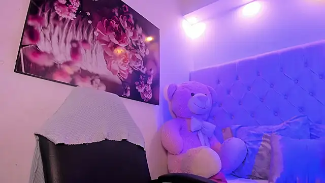 kitty roouse online show from February 21, 4:35 am