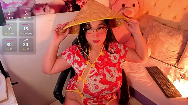 Snapshot of kitty_roouse chatting on April 30, 5:58 am kitty roouse online show from April 30, 5:58 am