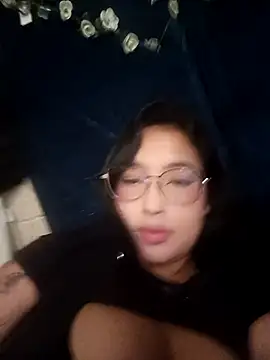 Snapshot of kitty_roouse chatting on May 5, 4:48 pm kitty roouse online show from May 5, 4:48 pm