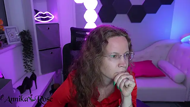 AnnikaRose online show from March 26, 1:06 pm