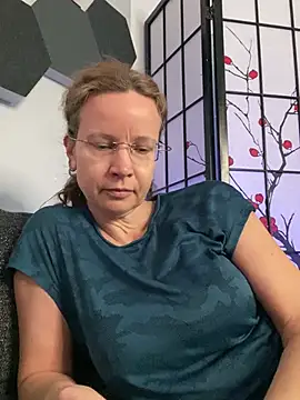 AnnikaRose online show from April 8, 7:41 am