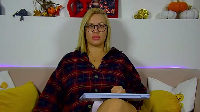 MariaNeumann online show from November 2, 6:32 pm