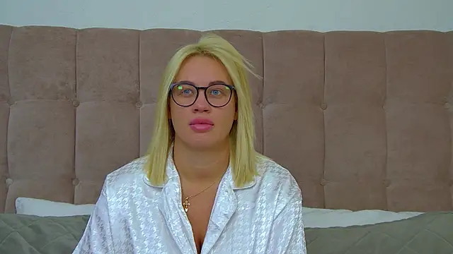 MariaNeumann online show from February 12, 6:19 am