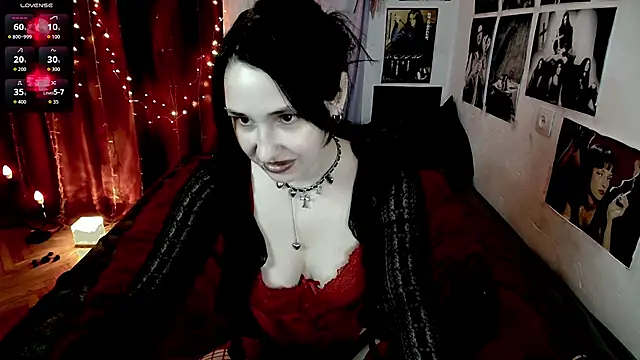Snapshot of Tricky_Vicky666 chatting on November 6, 12:00 am Tricky Vicky666 online show from November 6, 12:00 am