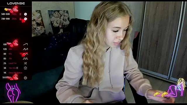  NigoNika online show from October 13, 10:48 am