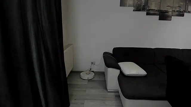 Snapshot of Richarddarell1 chatting on February 14, 6:54 am Richarddarell1 online show from February 14, 6:54 am