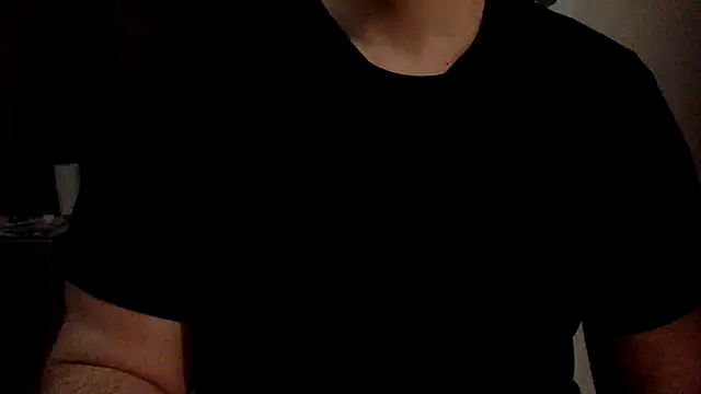 Snapshot of Gladiator_3 chatting on December 7, 10:39 pm Gladiator 3 online show from December 7, 10:39 pm