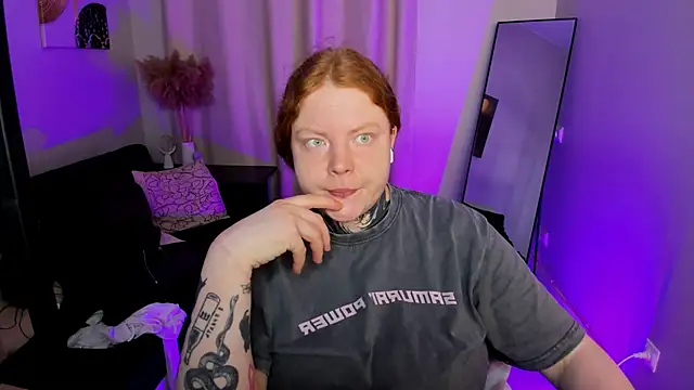 Cassie xKiss online show from April 5, 8:39 pm