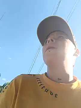 Snapshot of Rob_and_lizzy chatting on January 6, 9:11 pm Rob and lizzy online show from January 6, 9:11 pm