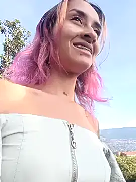 Snapshot of Rob_and_lizzy chatting on January 15, 9:51 pm Rob and lizzy online show from January 15, 9:51 pm