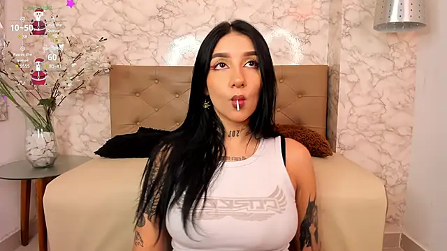 Snapshot of Leiaa_ chatting on December 21, 5:25 am Leiaa online show from December 21, 5:25 am