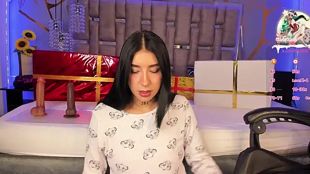 Snapshot of Leiaa_ chatting on December 23, 5:06 am Leiaa online show from December 23, 5:06 am