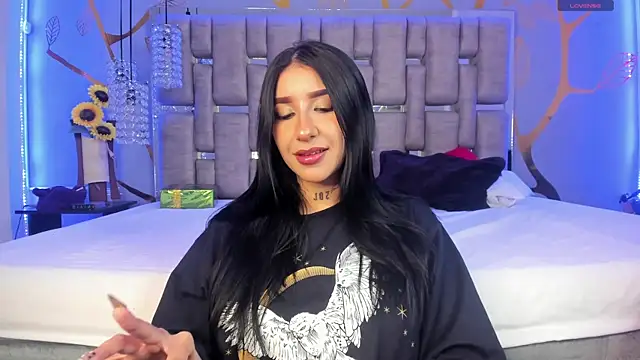 Snapshot of Leiaa_ chatting on January 4, 11:59 pm Leiaa online show from January 4, 11:59 pm