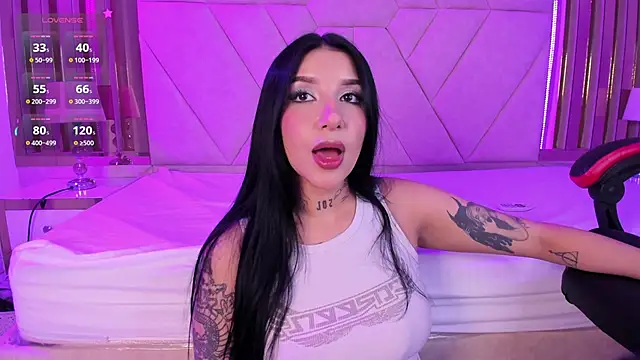 Snapshot of Leiaa_ chatting on November 7, 4:56 am Leiaa online show from November 7, 4:56 am