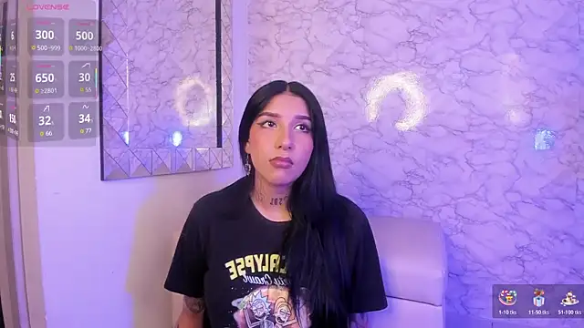 Snapshot of Leiaa_ chatting on November 16, 1:00 am Leiaa online show from November 16, 1:00 am