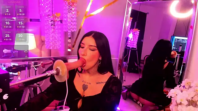 Snapshot of Leiaa_ chatting on November 23, 6:46 am Leiaa online show from November 23, 6:46 am