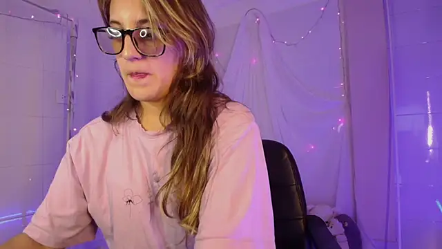 Giia paiige18 online show from October 8, 12:52 am