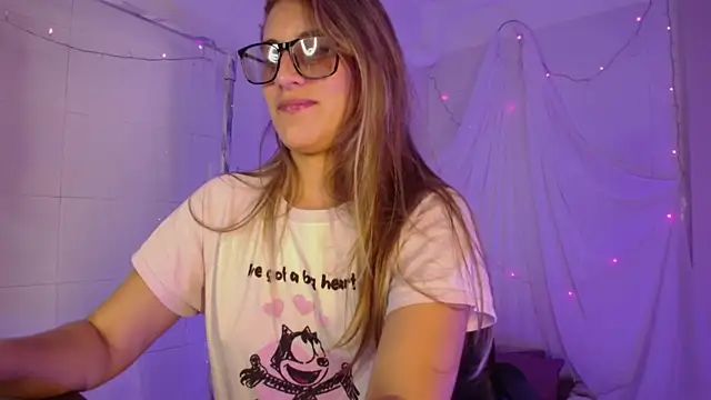 Giia paiige18 online show from December 15, 11:09 pm