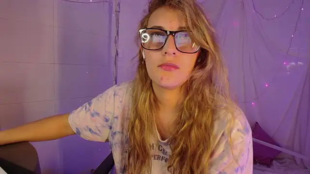 Giia paiige18 online show from February 21, 11:39 pm