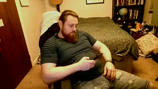 Snapshot of Hairy_Guy30 chatting on May 13, 10:49 pm Hairy Guy30 online show from May 13, 10:49 pm