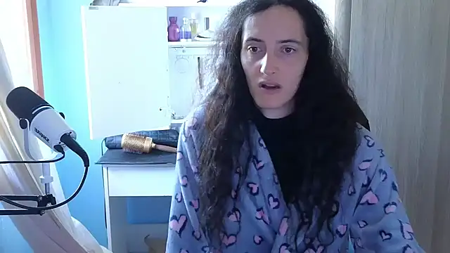 Snapshot of MemiKouki chatting on October 8, 3:20 pm MemiKouki online show from October 8, 3:20 pm