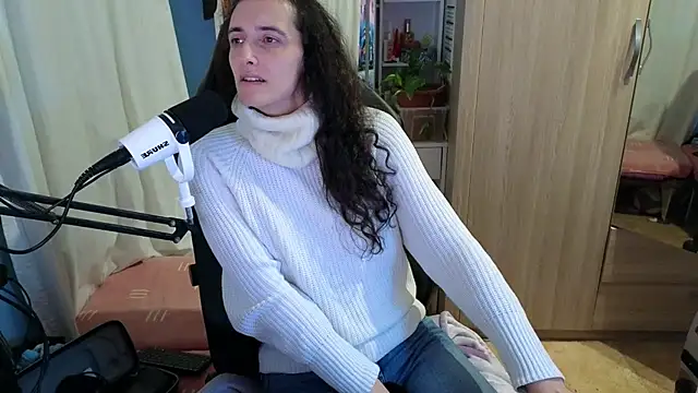 Snapshot of MemiKouki chatting on November 24, 5:01 pm MemiKouki online show from November 24, 5:01 pm