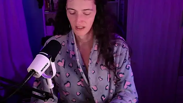 Snapshot of MemiKouki chatting on November 30, 5:28 pm MemiKouki online show from November 30, 5:28 pm