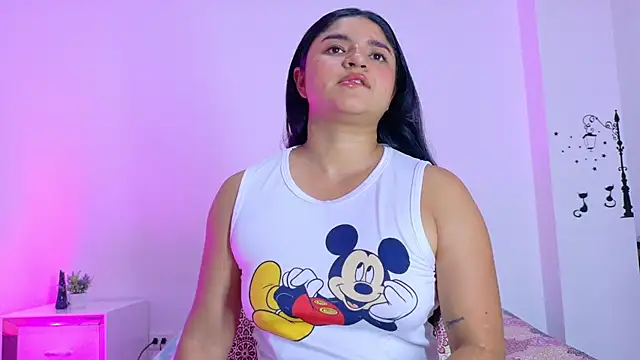Snapshot of ayheleensexygirl1 chatting on July 18, 8:34 pm ayheleensexygirl1 online show from July 18, 8:34 pm