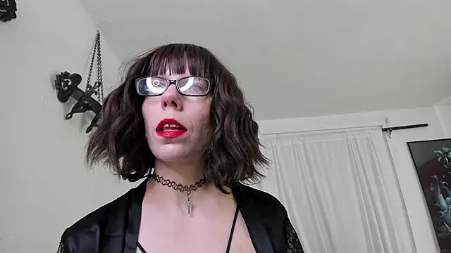 Snapshot of SaraDesirexo chatting on March 4, 8:35 am SaraDesirexo online show from March 4, 8:35 am